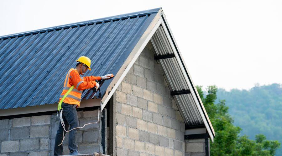 Professional metal roof installation in Smiths Grove, KY